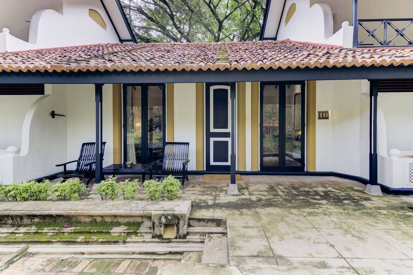 Cinnamon-Lodge-Habarana-Room-8