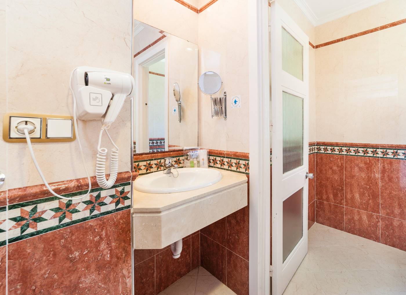 Hoteles-Globales-Reina-Cristina-Room-35