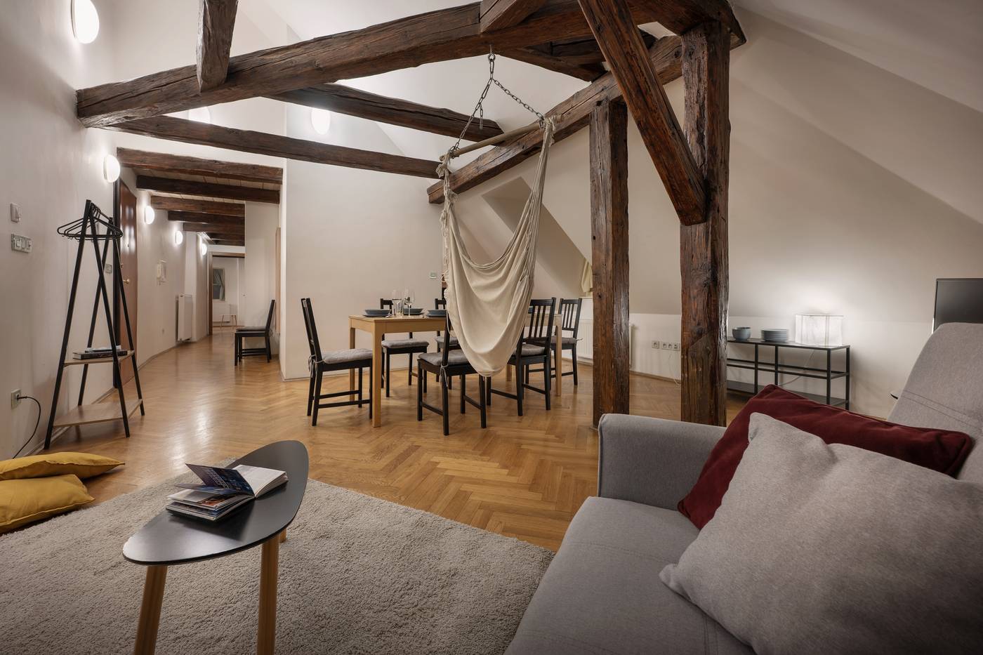 Boutique-Apartments-White-Swan-Room-31