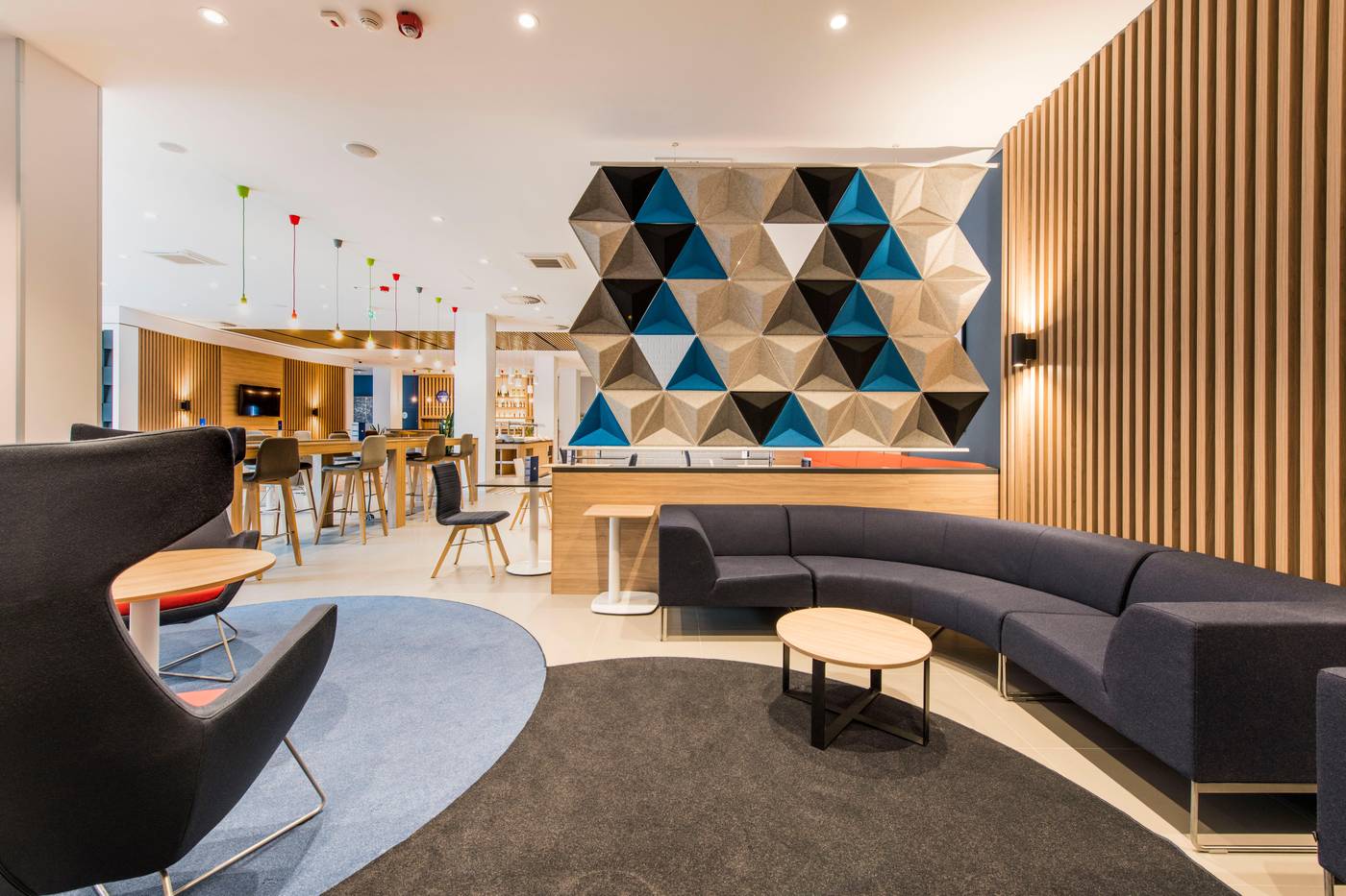 Holiday-Inn-Express-Warsaw---Mokotow-Restaurant-2