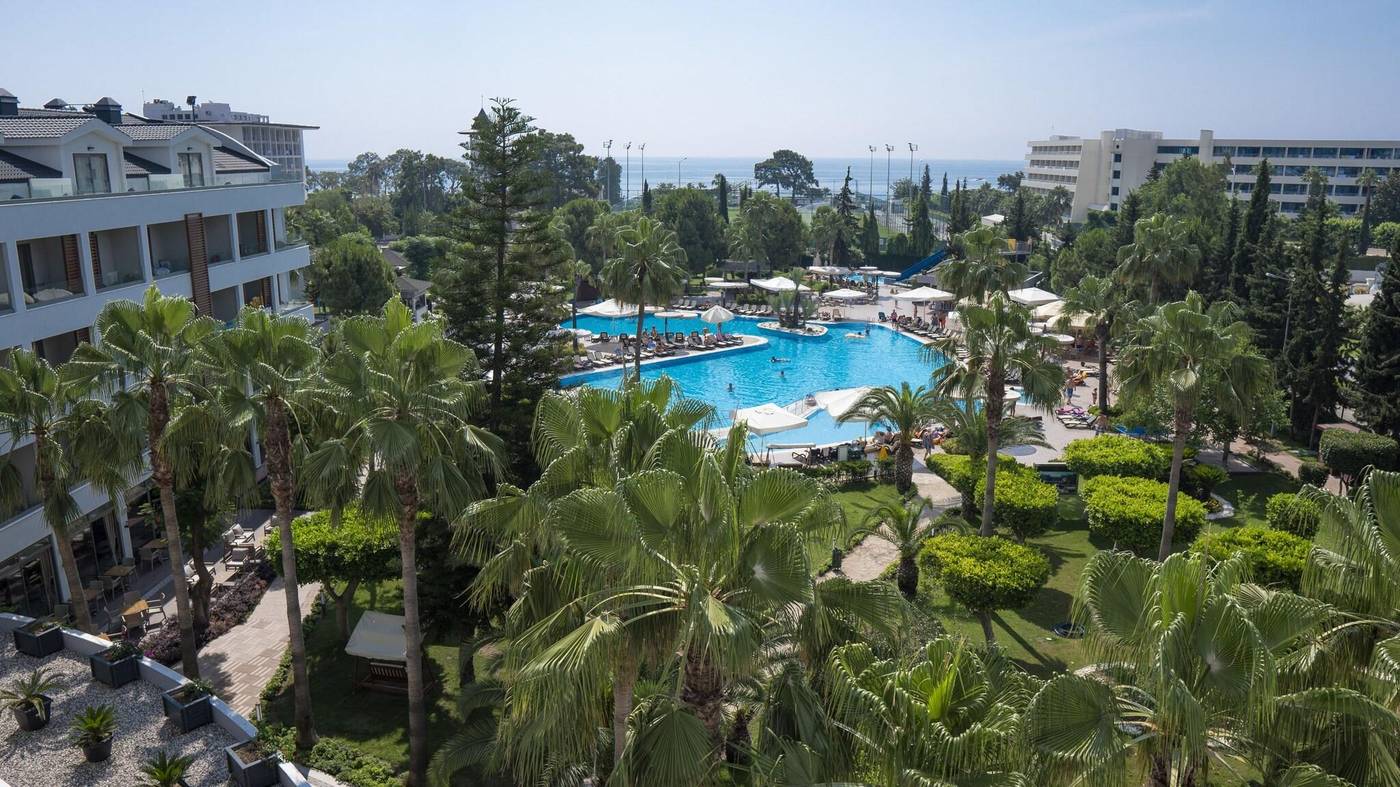 Fame-Residence-Goynuk-Terrace-2