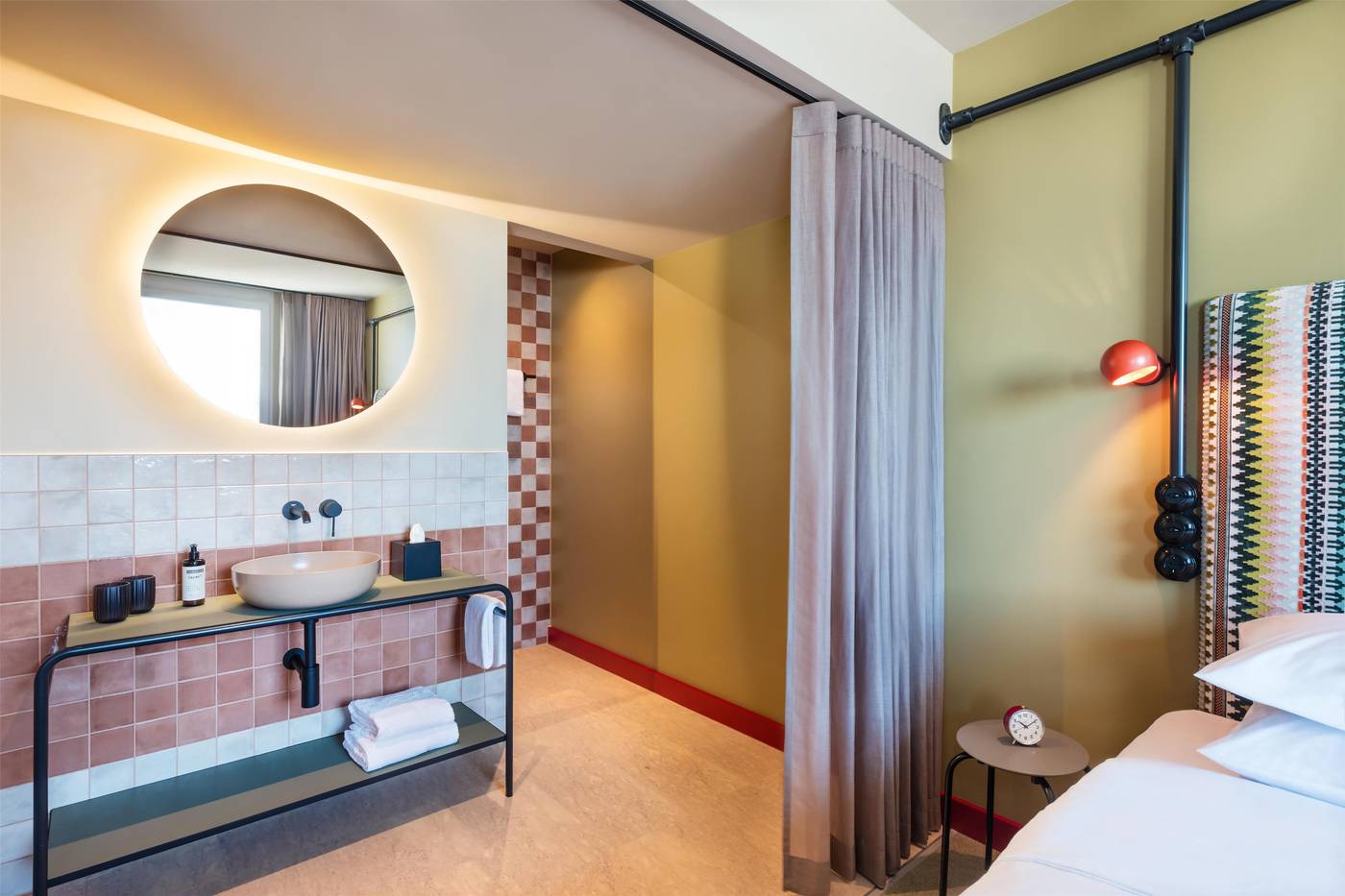 Me-and-All-Berlin-East-Side--part-of-JdV-by-Hyatt-Room-17