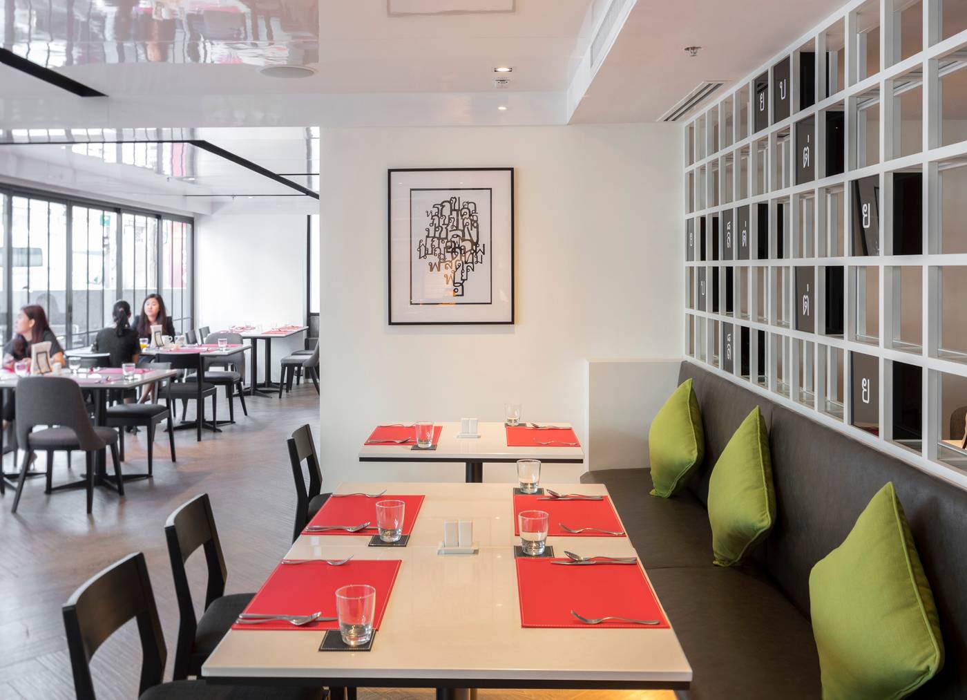 Travelodge-Sukhumvit-11-Restaurant-50