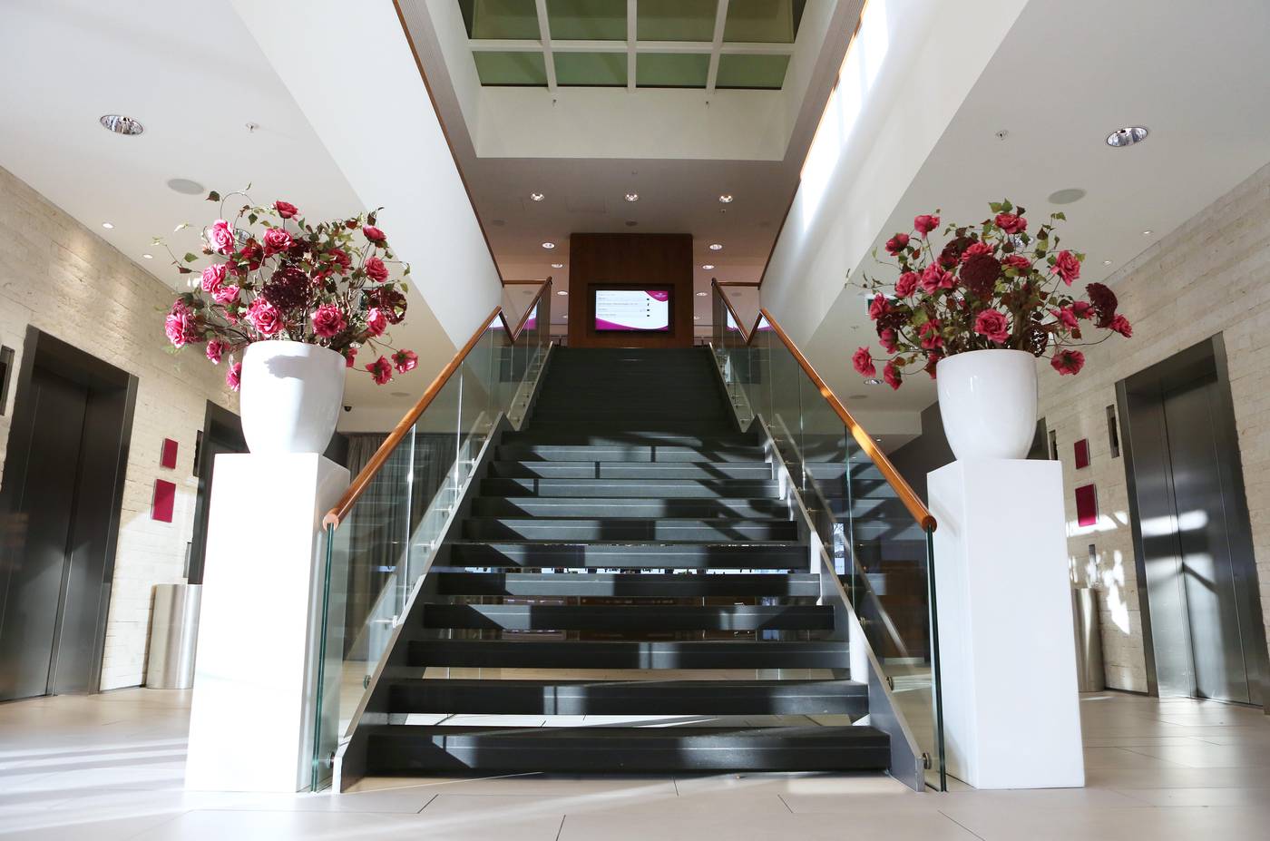 Crowne-Plaza-Amsterdam-South-Lobby-28