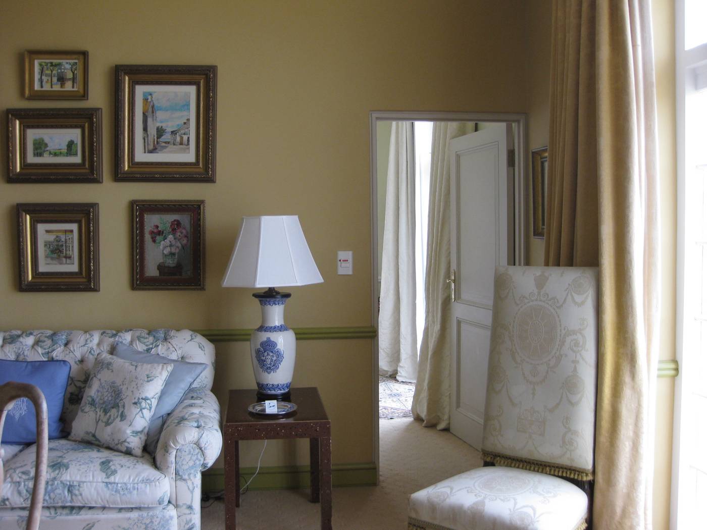 Colona-Castle-Room-22