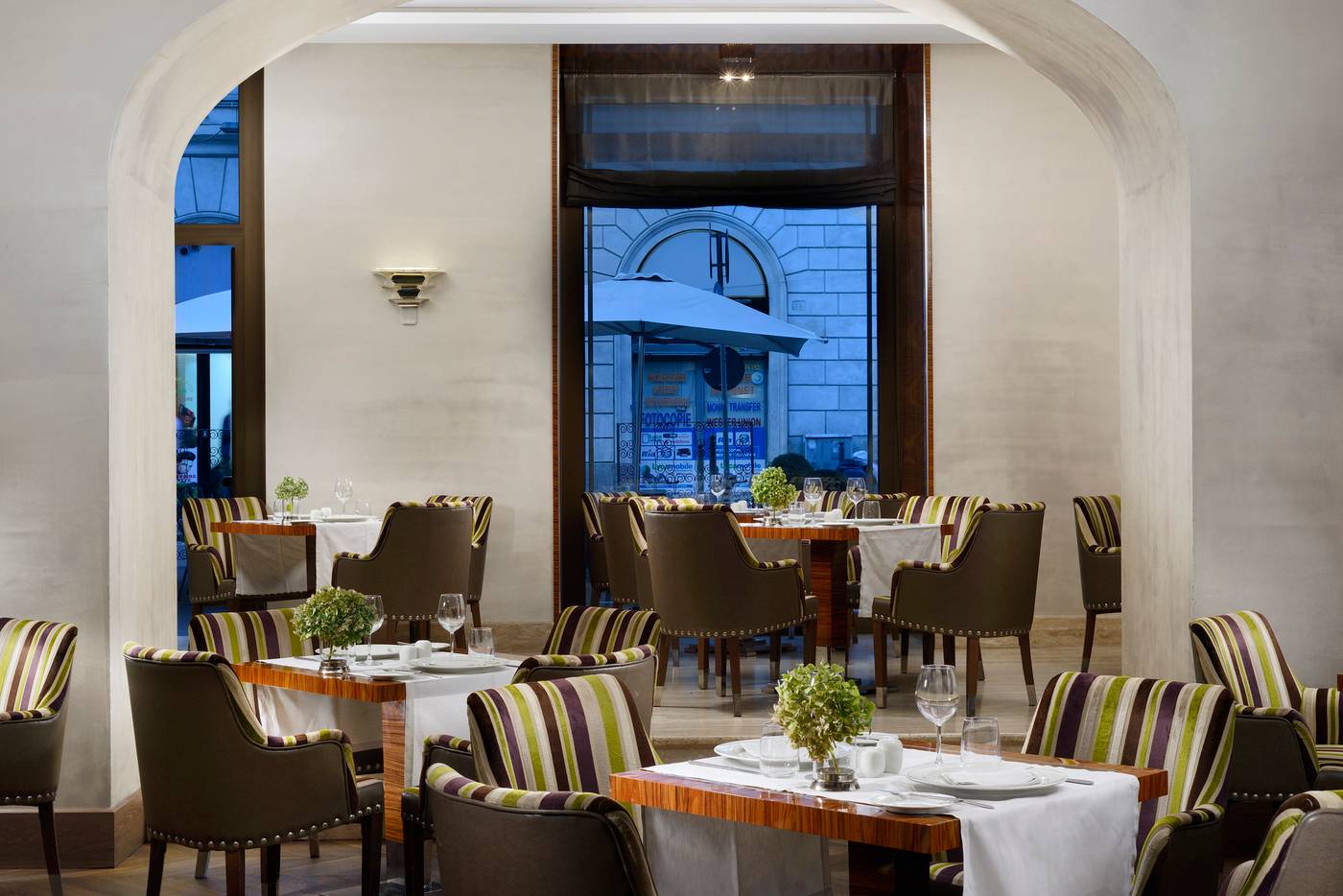 Unahotels-Deco-Roma-Restaurant-30
