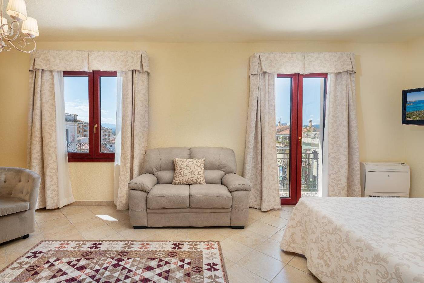 Hotel-Regina-Elena-Room-9