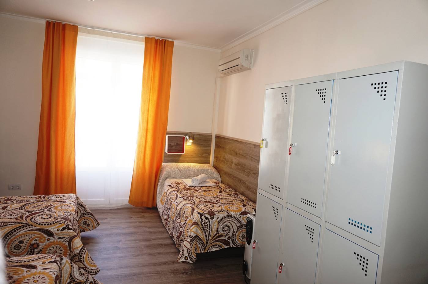 Mucho-Madrid-Room-35