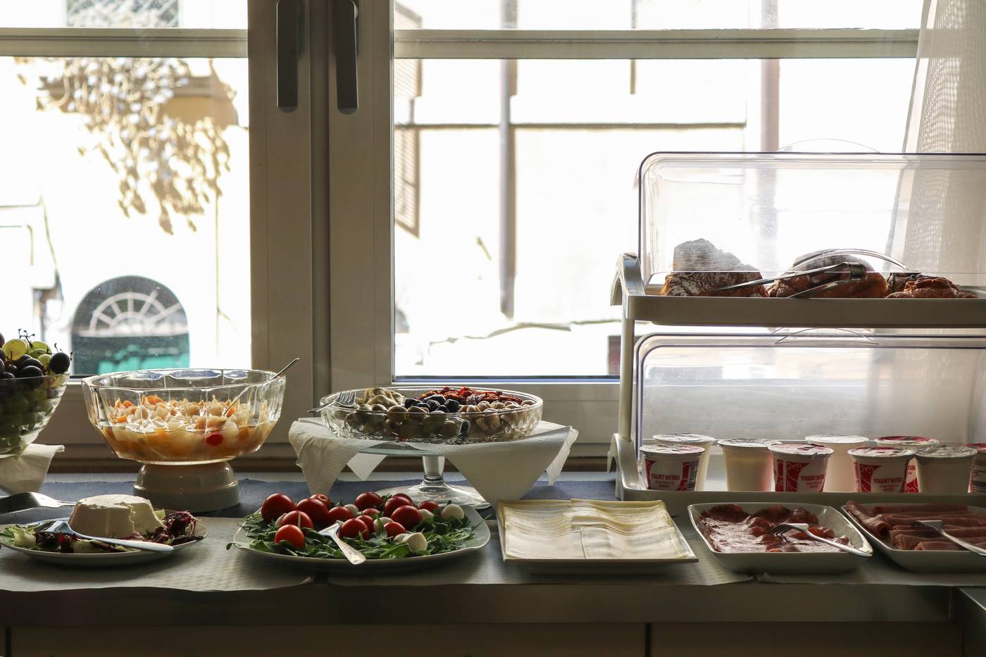 Rome-Kings-Suite-Bar-36