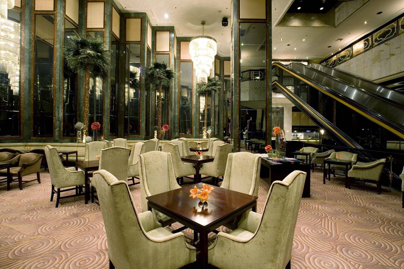 Southern-Sun-Cape-Sun-Lobby-3