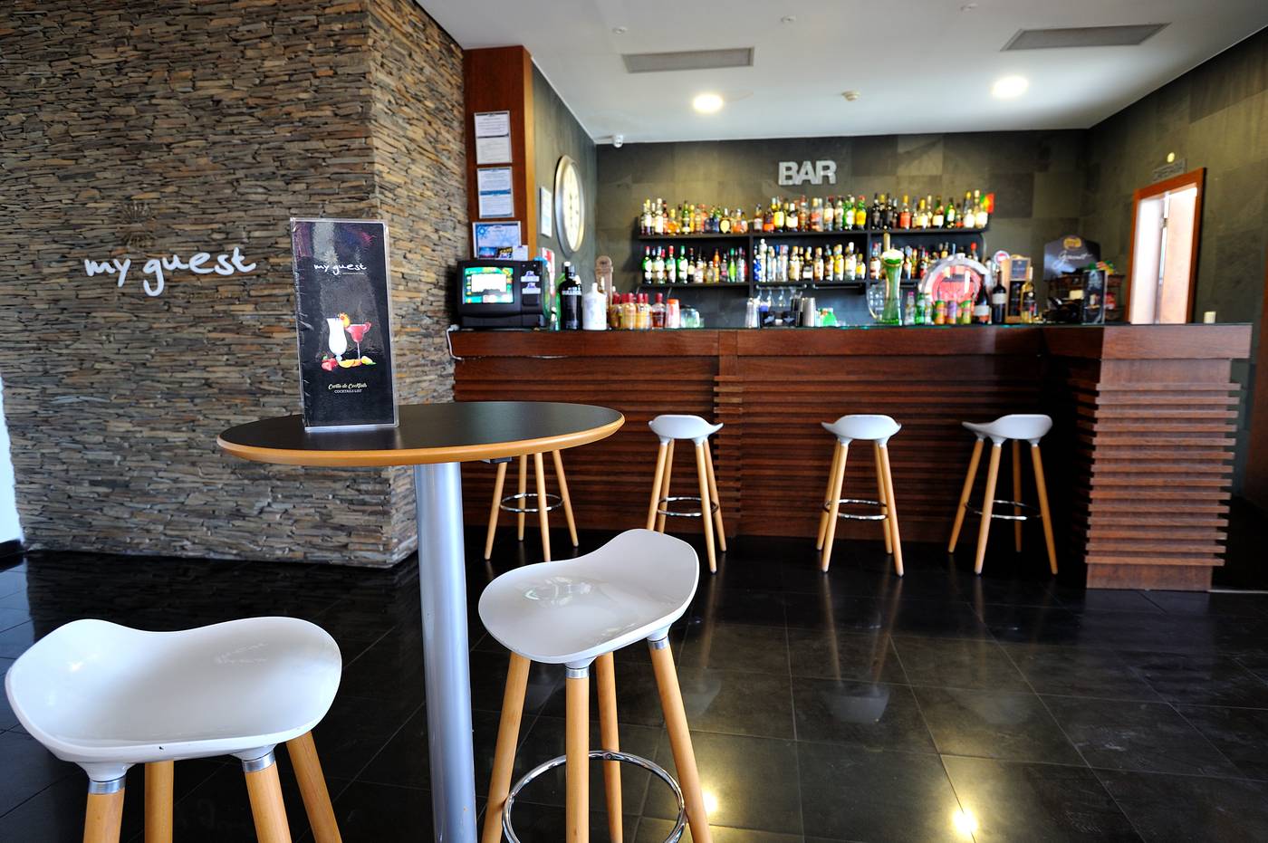 Oceano-Atlantico-Turisticos-Apartments-Bar-24