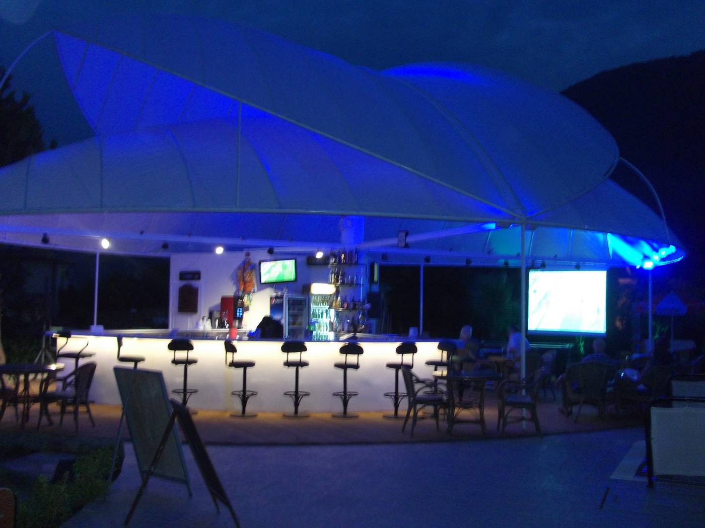 Ant-Apartments-Bar-42