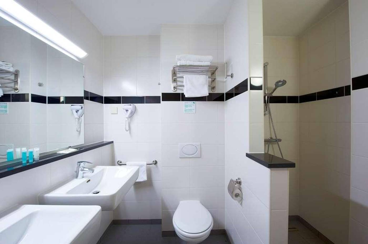 Best-Western-Plus-Amsterdam-Airport-Hotel-Room-12