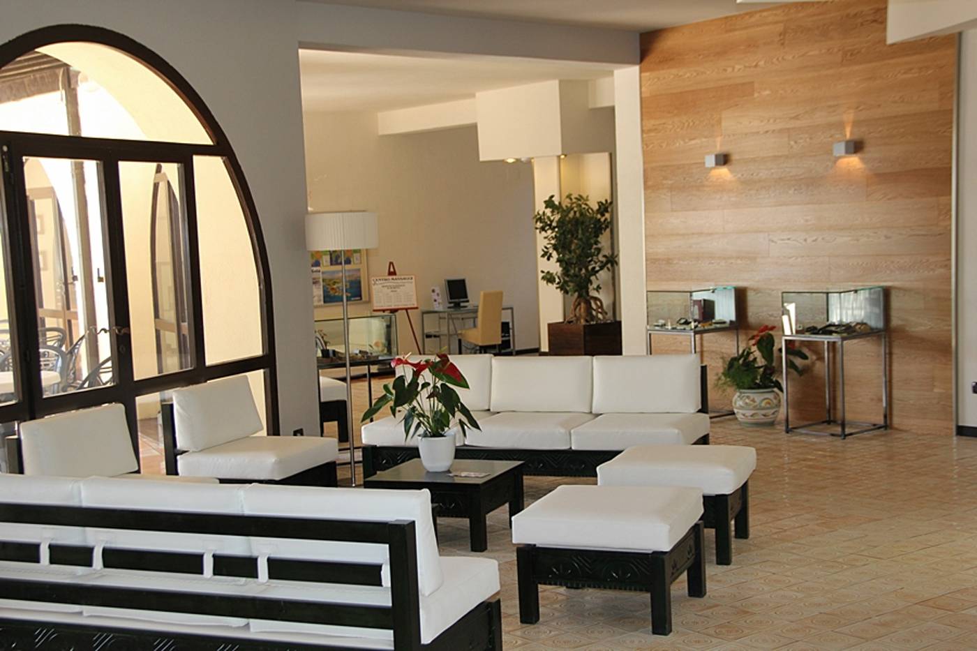 Calabona-Italy-ALGHERO-Lobby-3