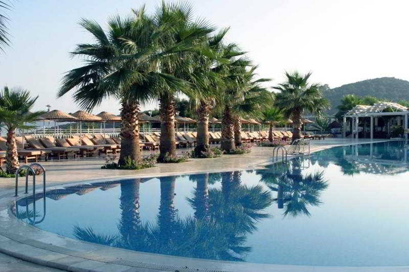 Blue-Dreams-Resorts---Spa-Pool-8