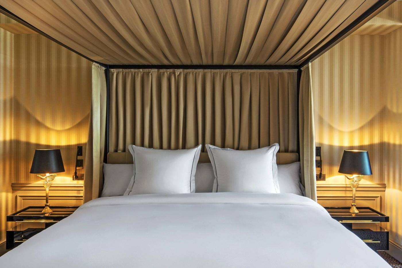 Hotel-de-Berri-Champs-Elysees--a-Luxury-Collection-Hotel--Paris-Room-66