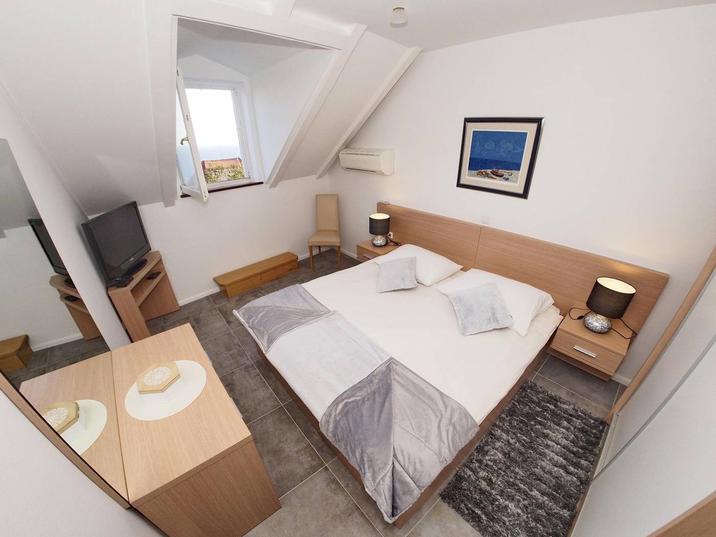 Apartments-Ivusic-Room-4