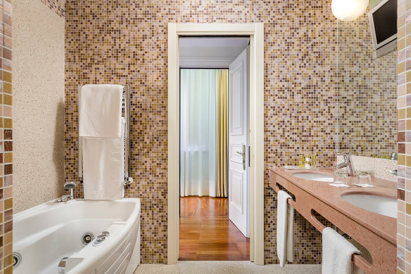 Eurostars-Centrale-Palace-Room-33