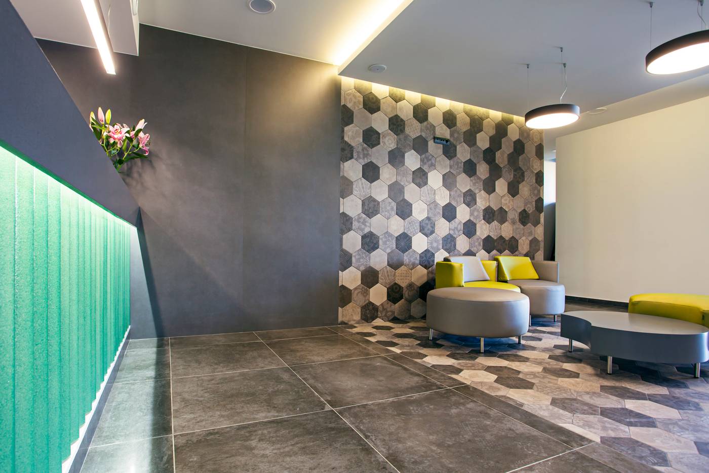 Primavera-Loix-Lobby-15