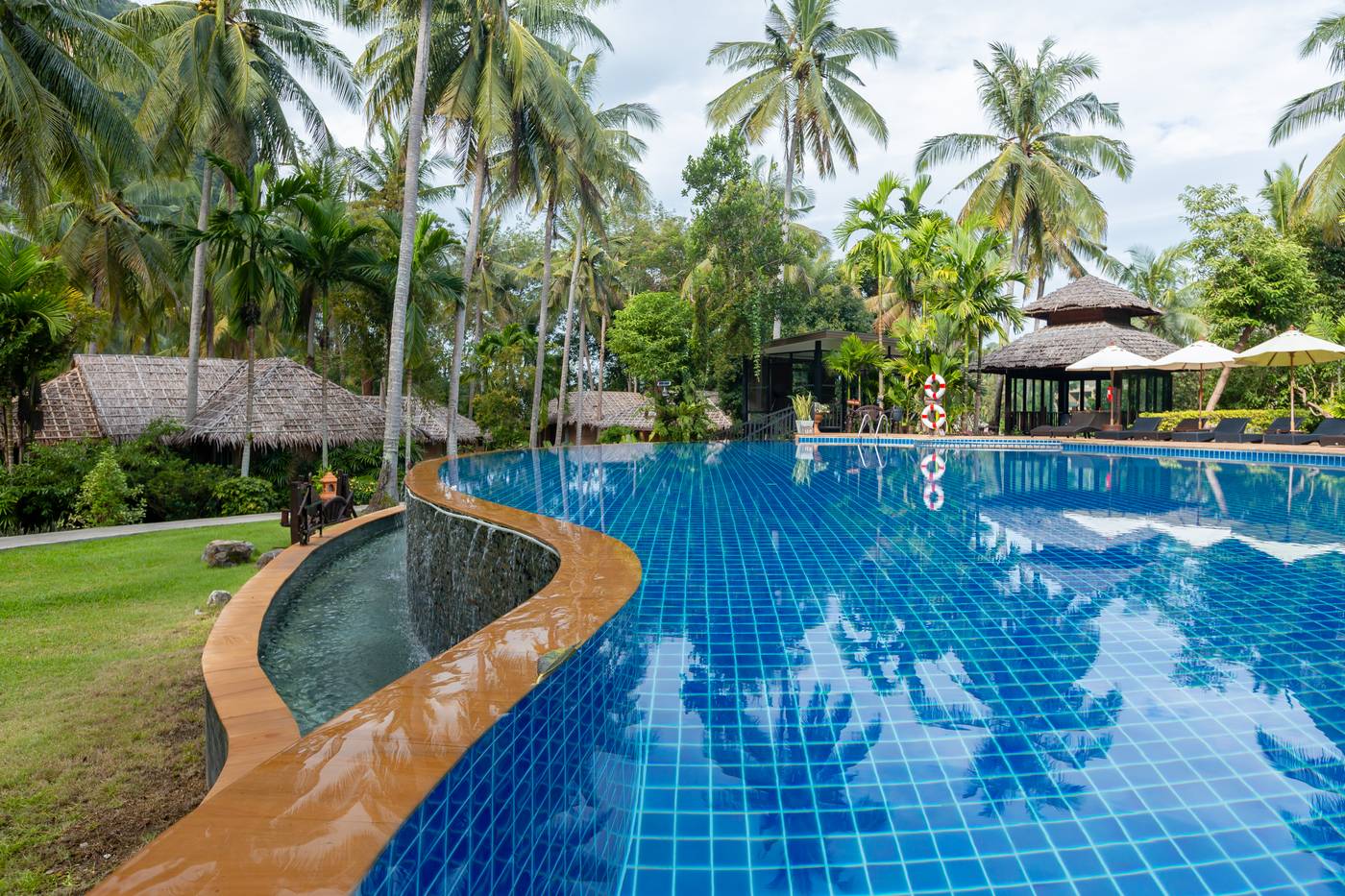 Ban-Sainai-Resort-Pool-1