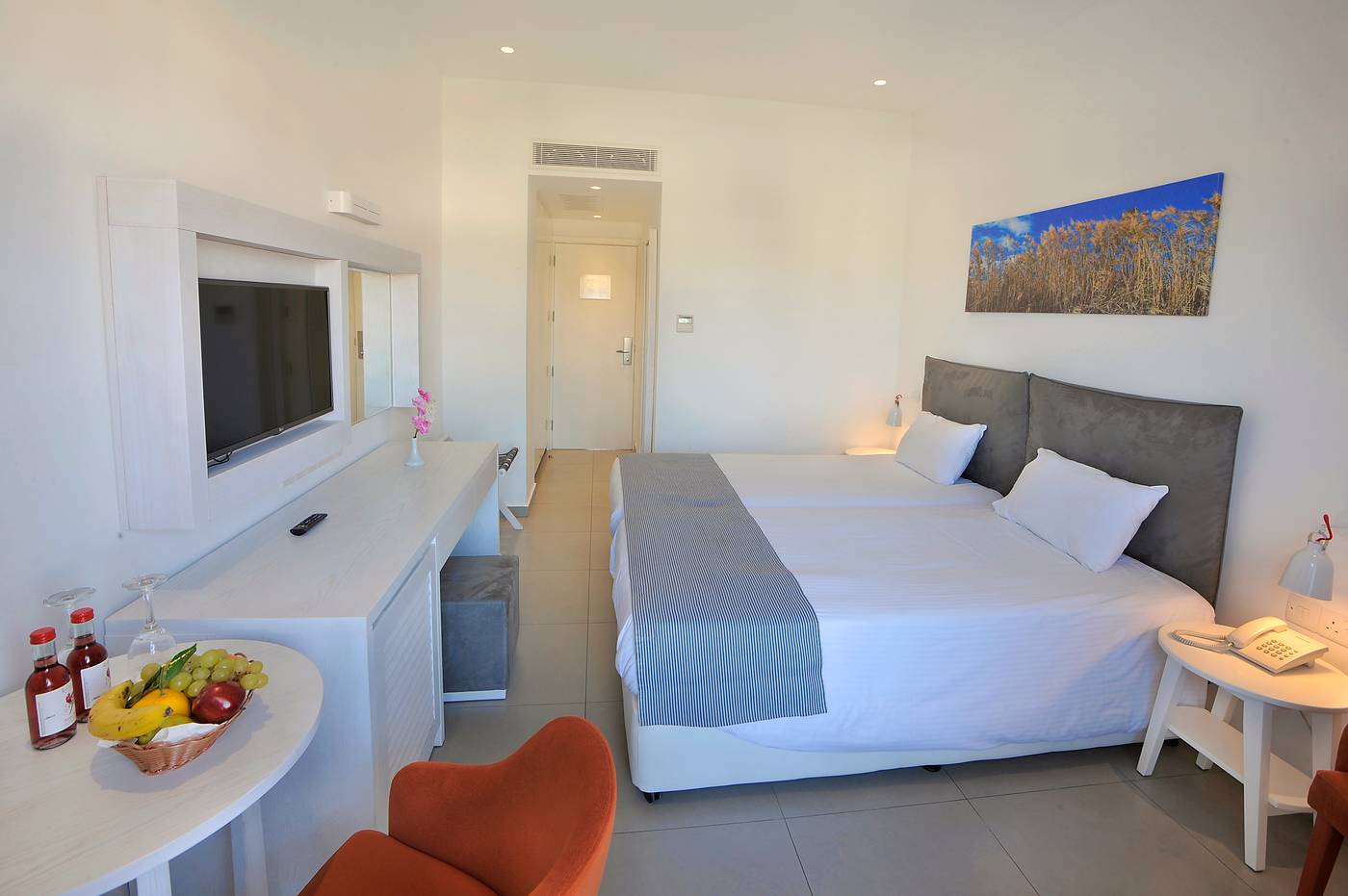 Nissiana-Hotel-and-Bungalows-Room-18