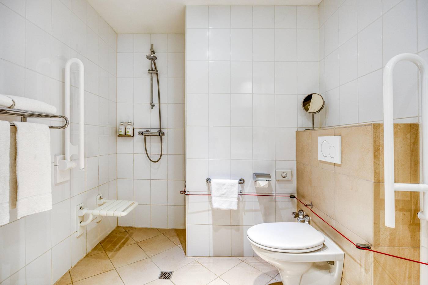 Holiday-Inn-Brussels-Schuman-Room-45