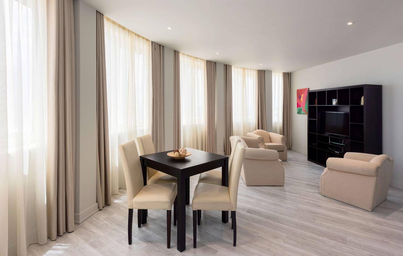 Tryp-Lisboa-Caparica-Mar-Hotel-Room-35