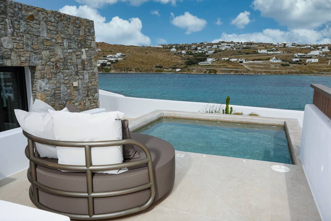 Aeonic-Suites---Spa-Room-4