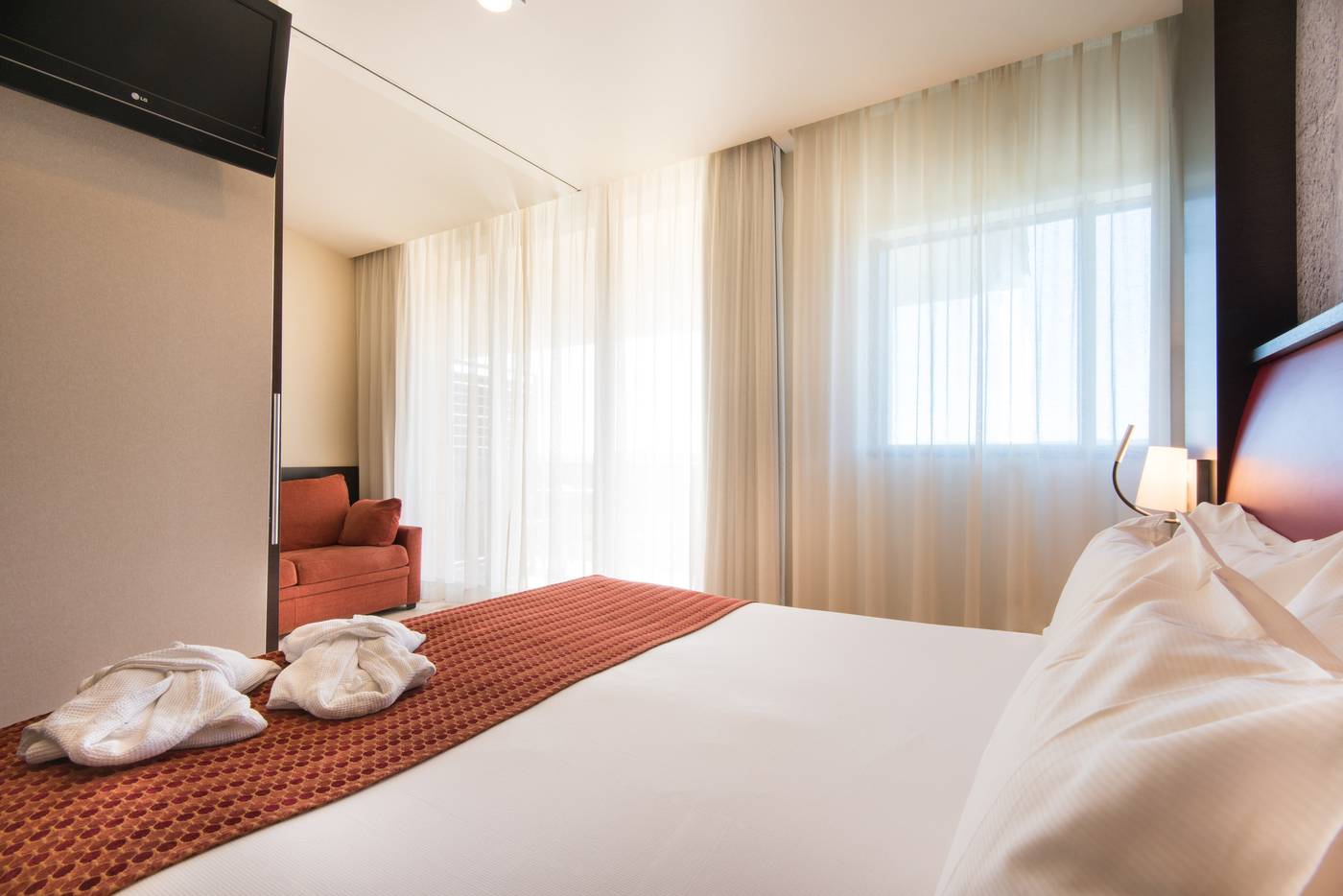 Mas-Sola-Room-38