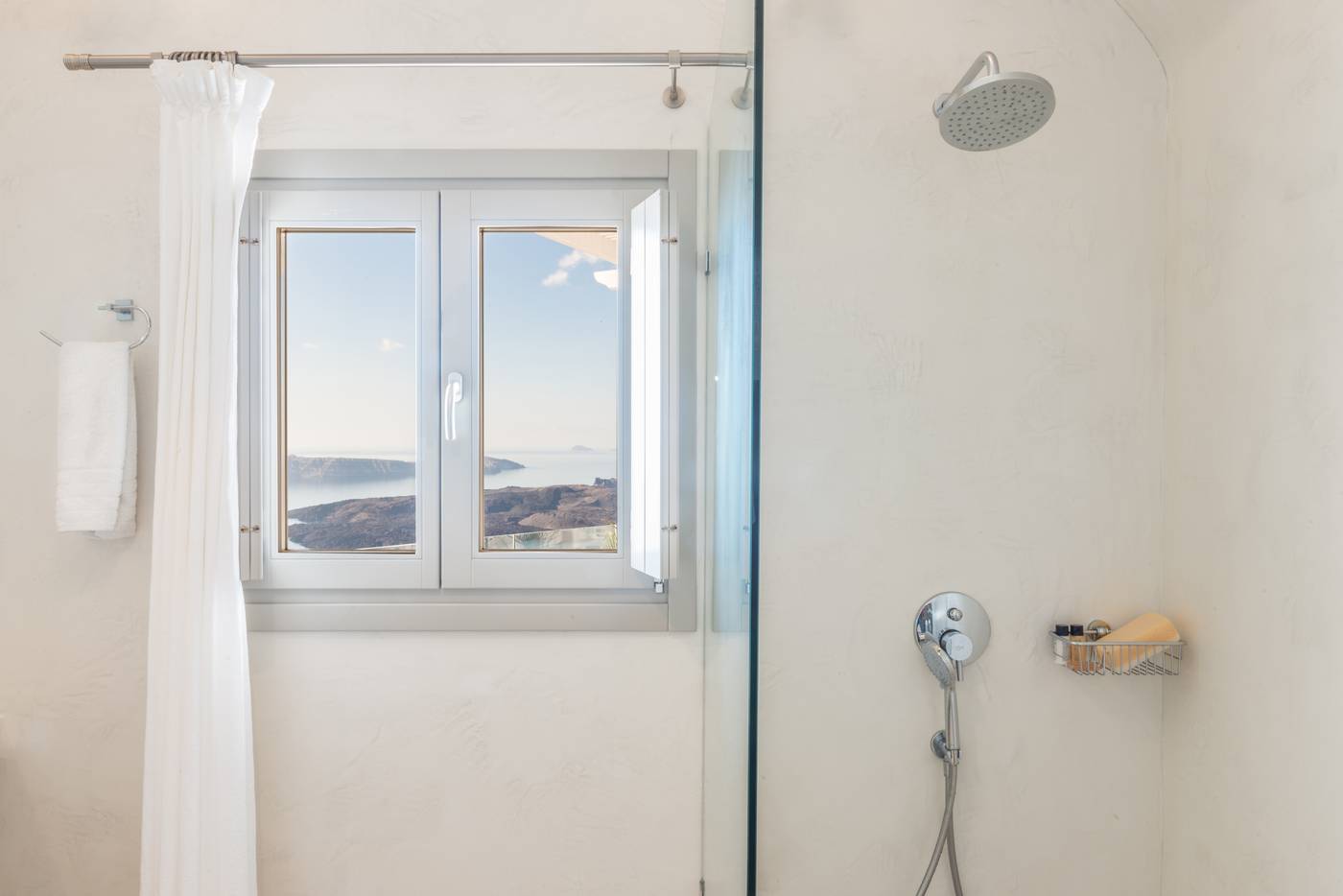 On-The-Rocks-Hotel-Room-31