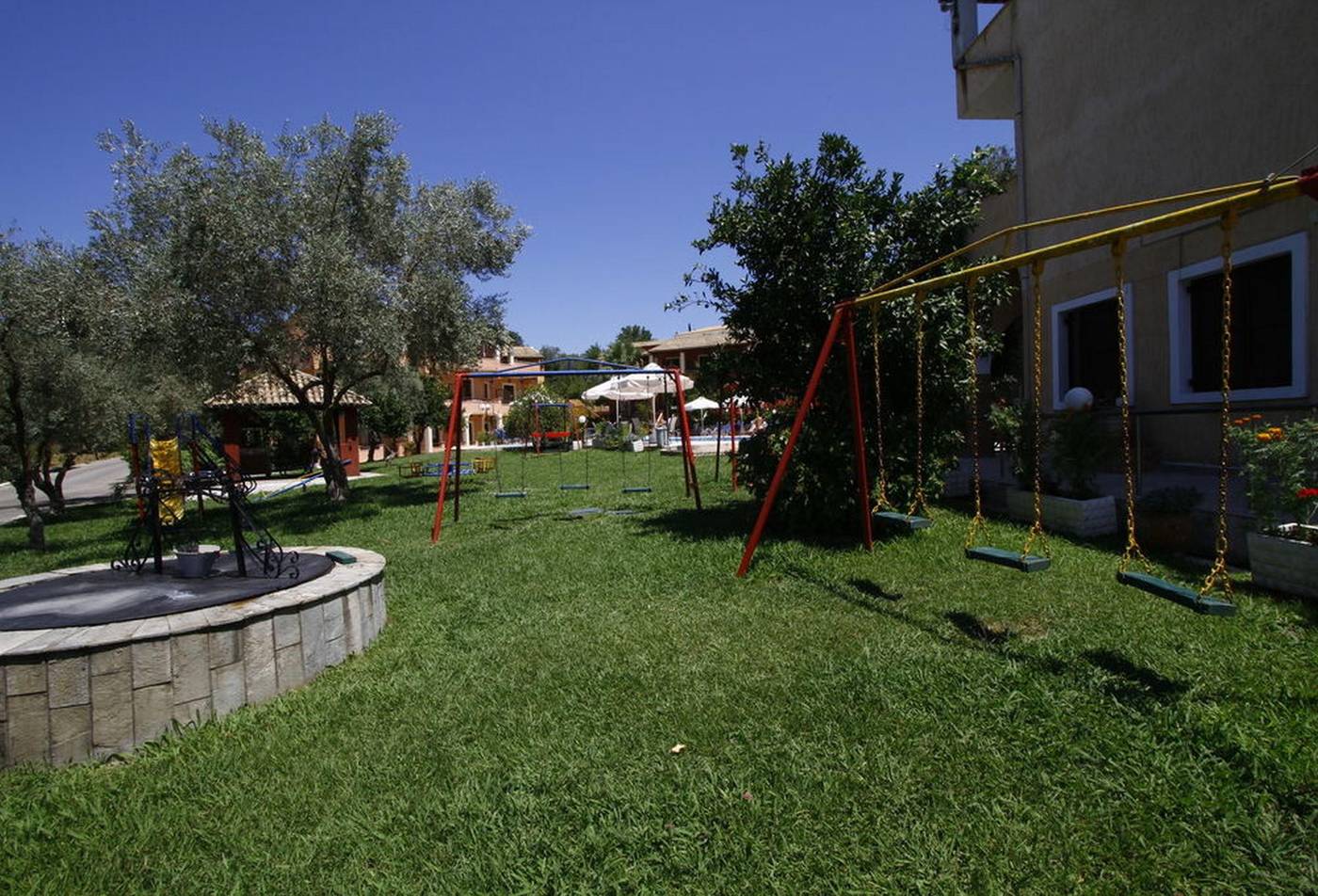 Bintzan-Inn-Terrace-49