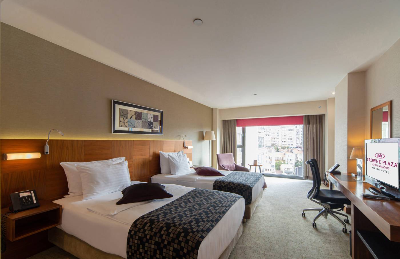 Crowne-Plaza-Harbiye-Room-5