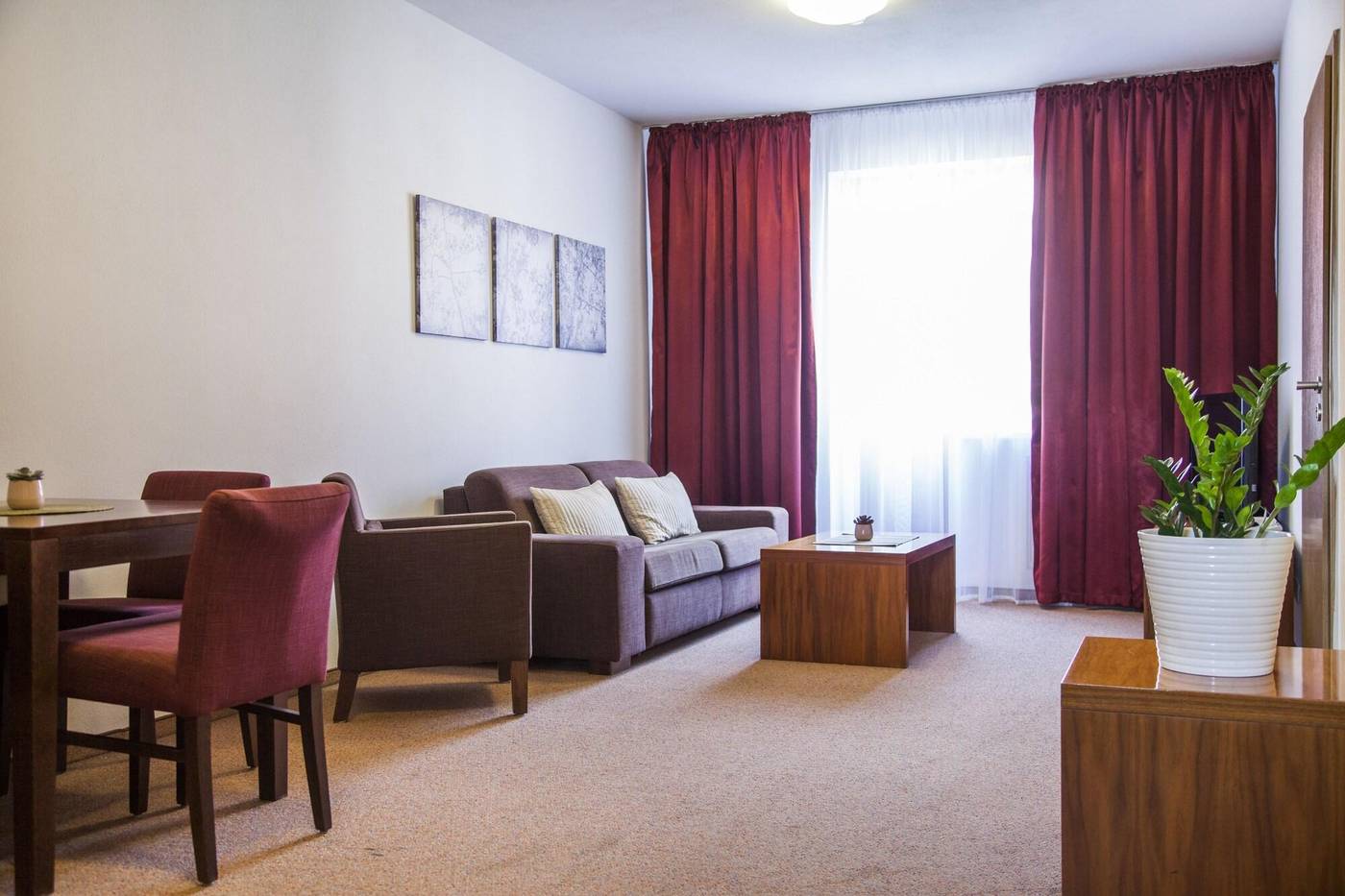 Hotel Eminent-Slovakia-STUPAVA-Room-3