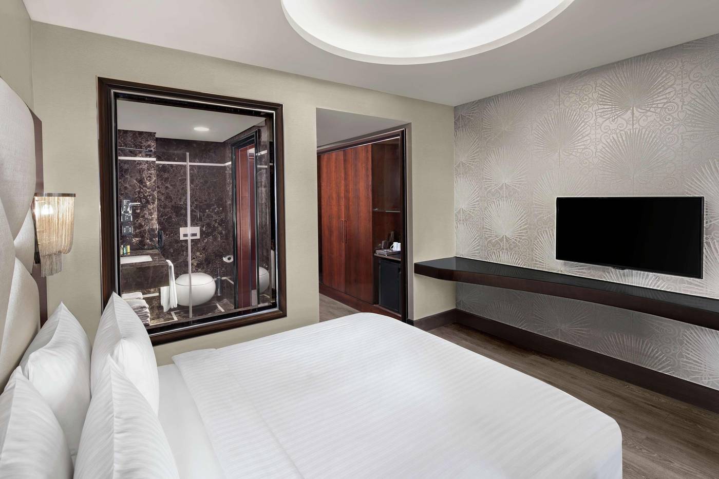 DoubleTree-By-Hilton-Istanbul-Esentepe-Room-18