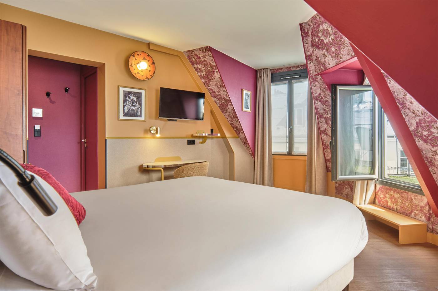 Hotel-Josephine-by-Happyculture-Room-2