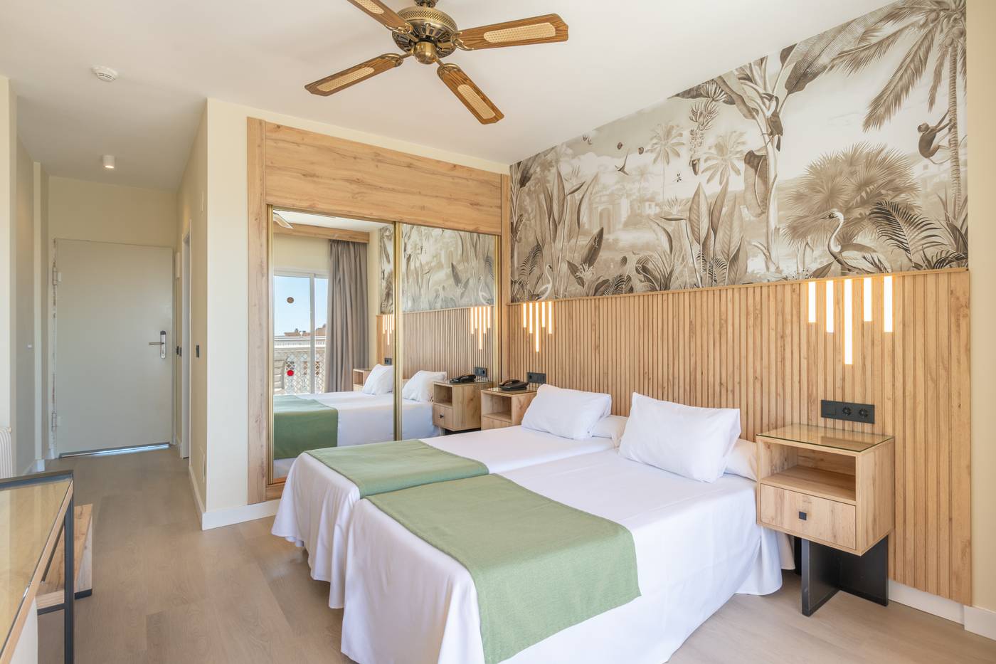 Parasol-Garden-Room-25