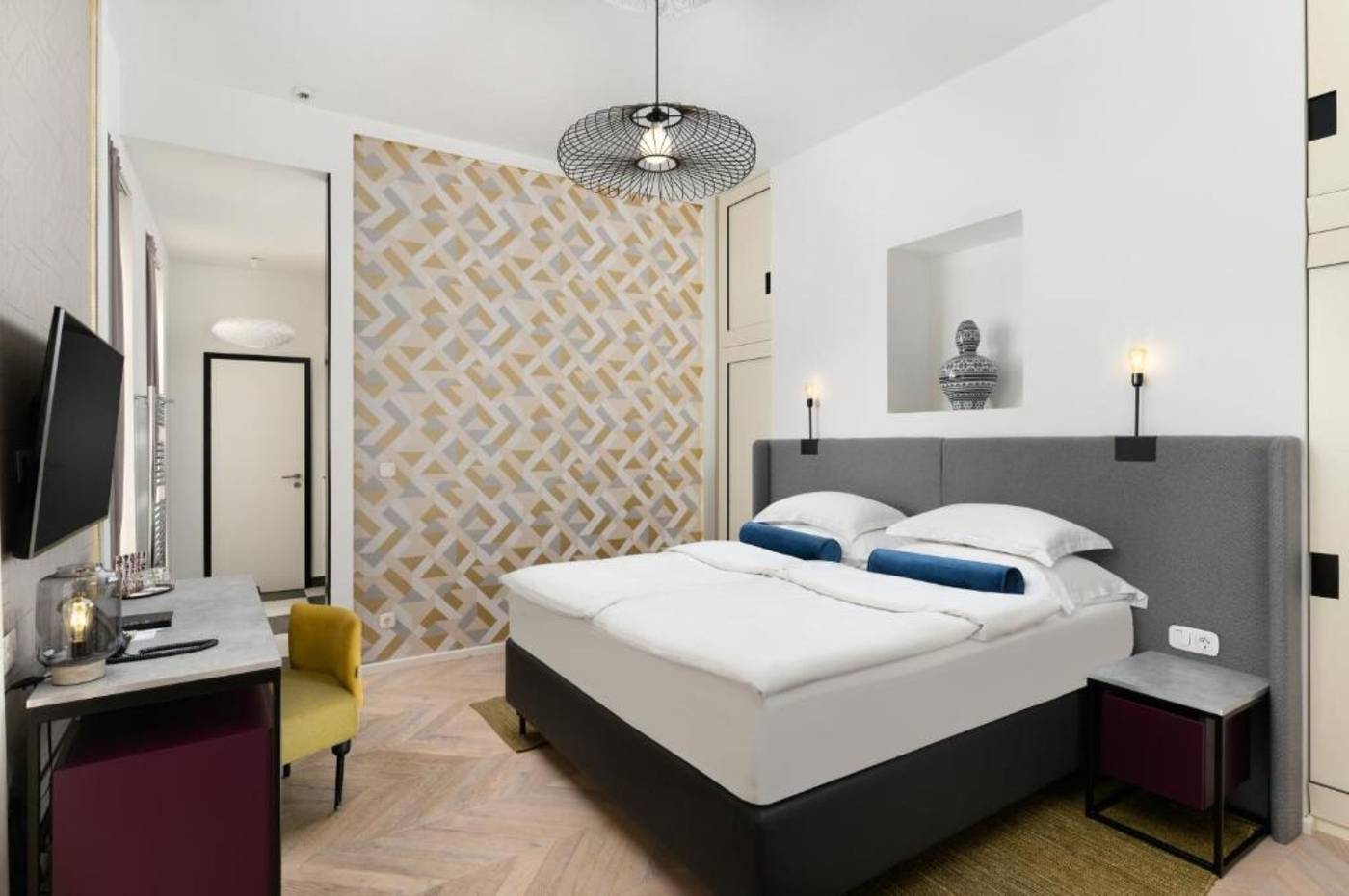 Maison-Bistro---Hotel-Room-26