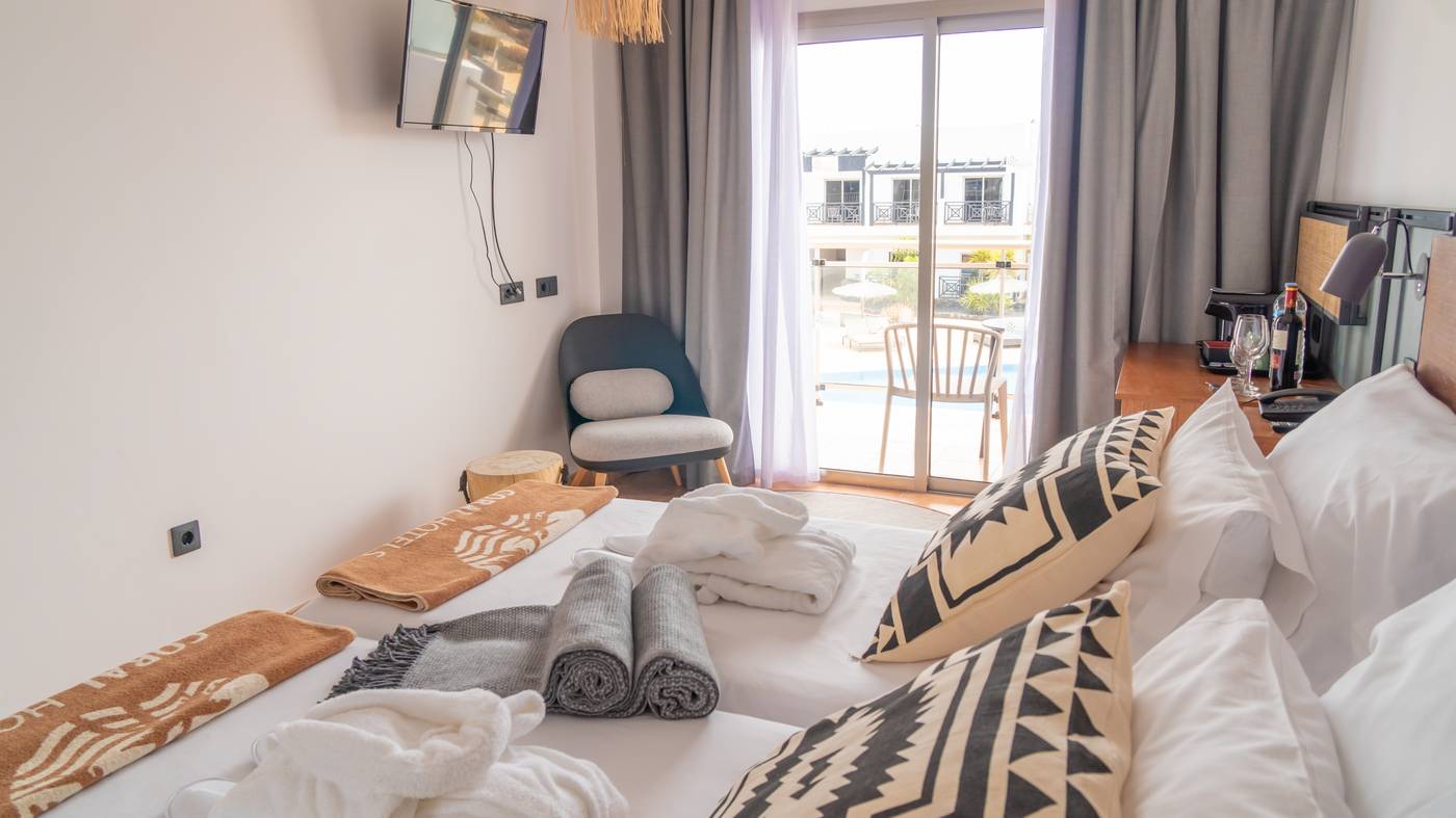 Coral-Cotillo-Beach-Room-40