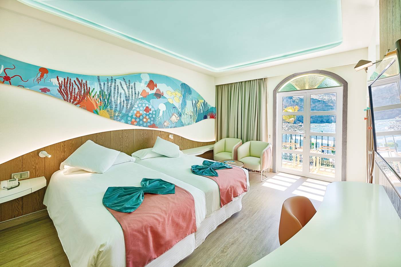 Hotel-LIVVO-Puerto-de-Mog--n-Room-9