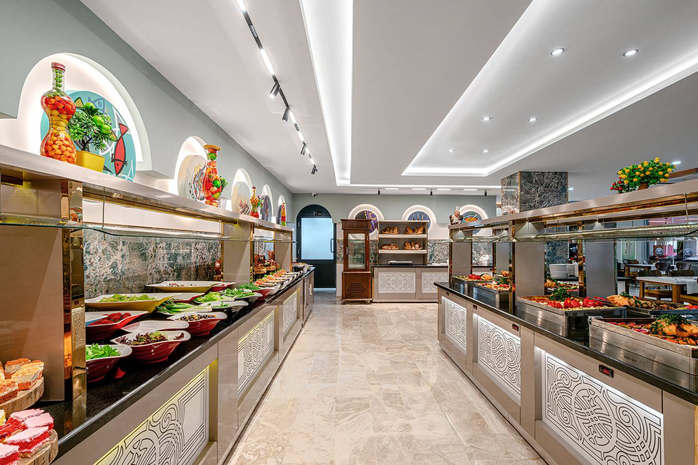 Big-Blue-Suite-Hotel-Restaurant-41