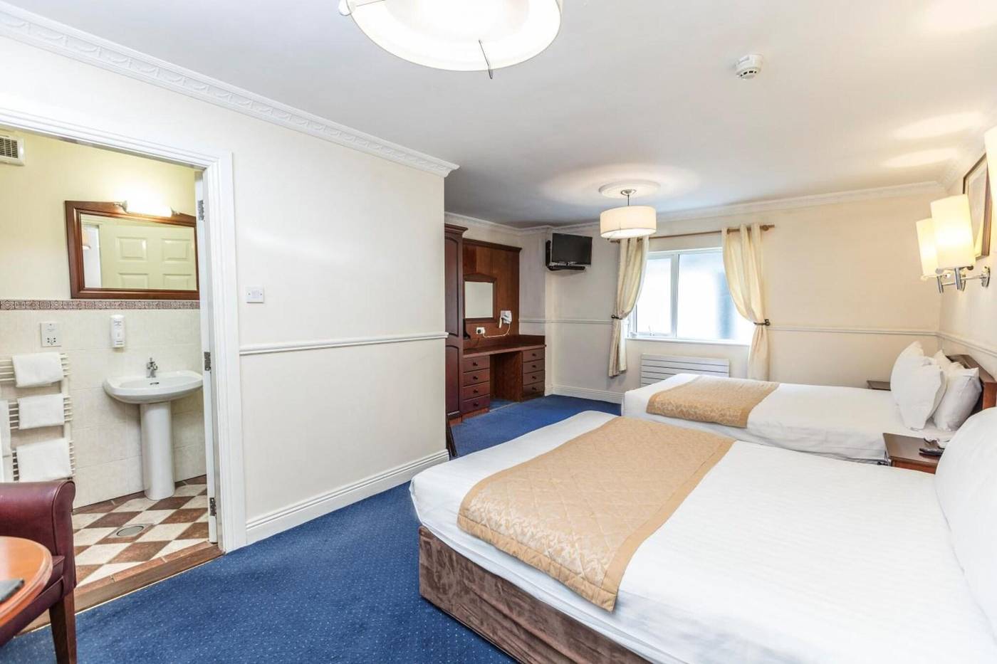 The-Lansdowne-Hotel-Room-18