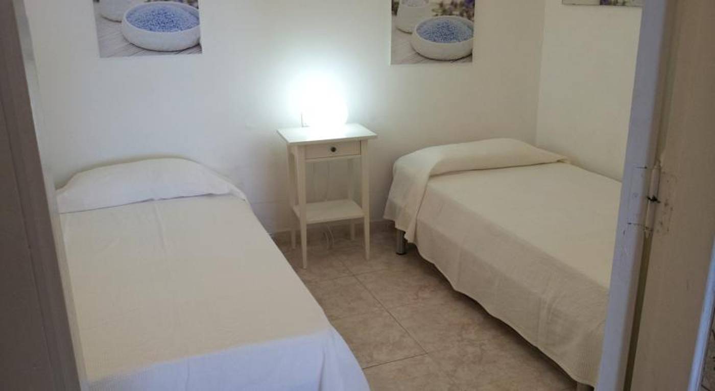 Apartamentos-Rocamar-Room-2