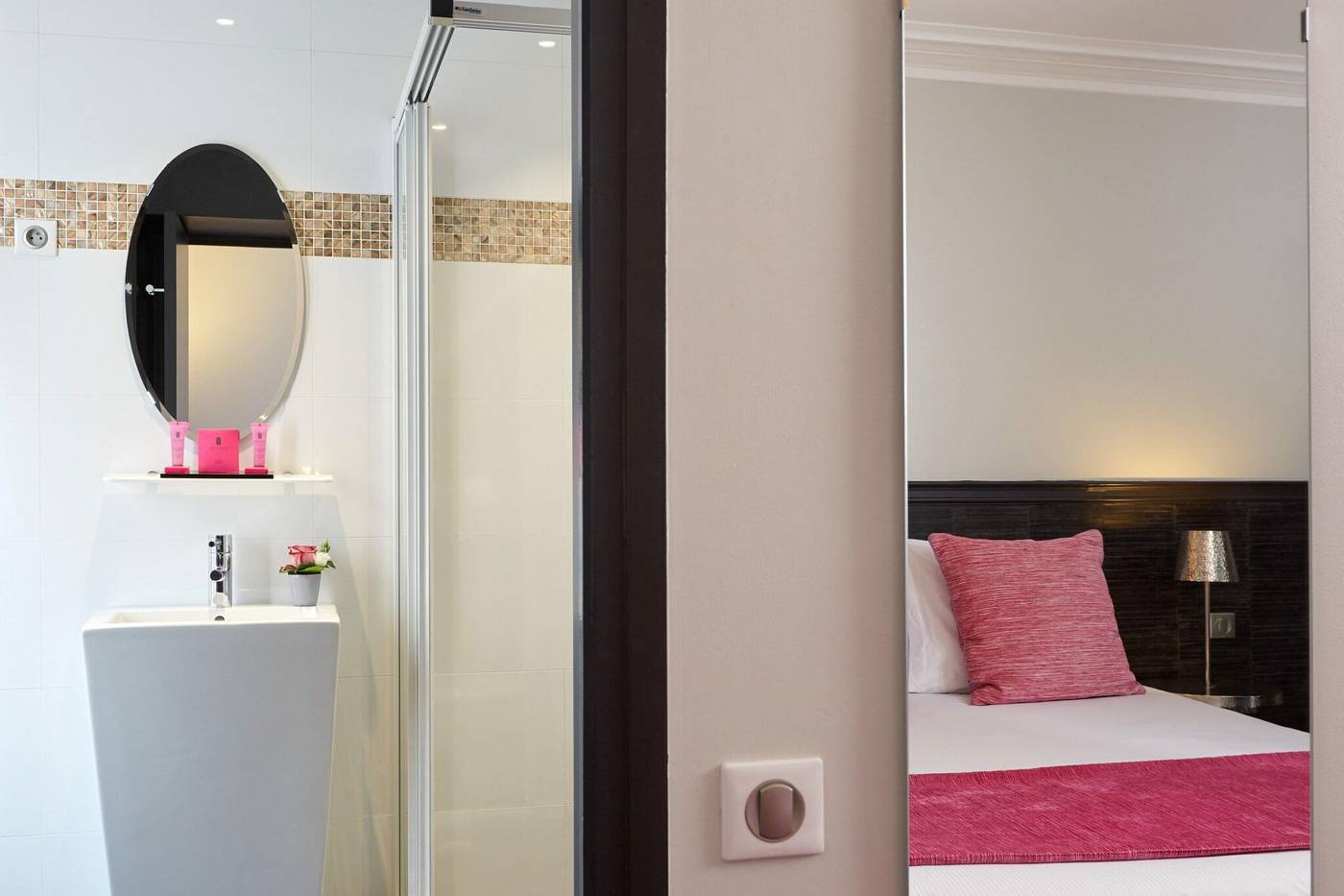 Antin-Trinite-Room-13