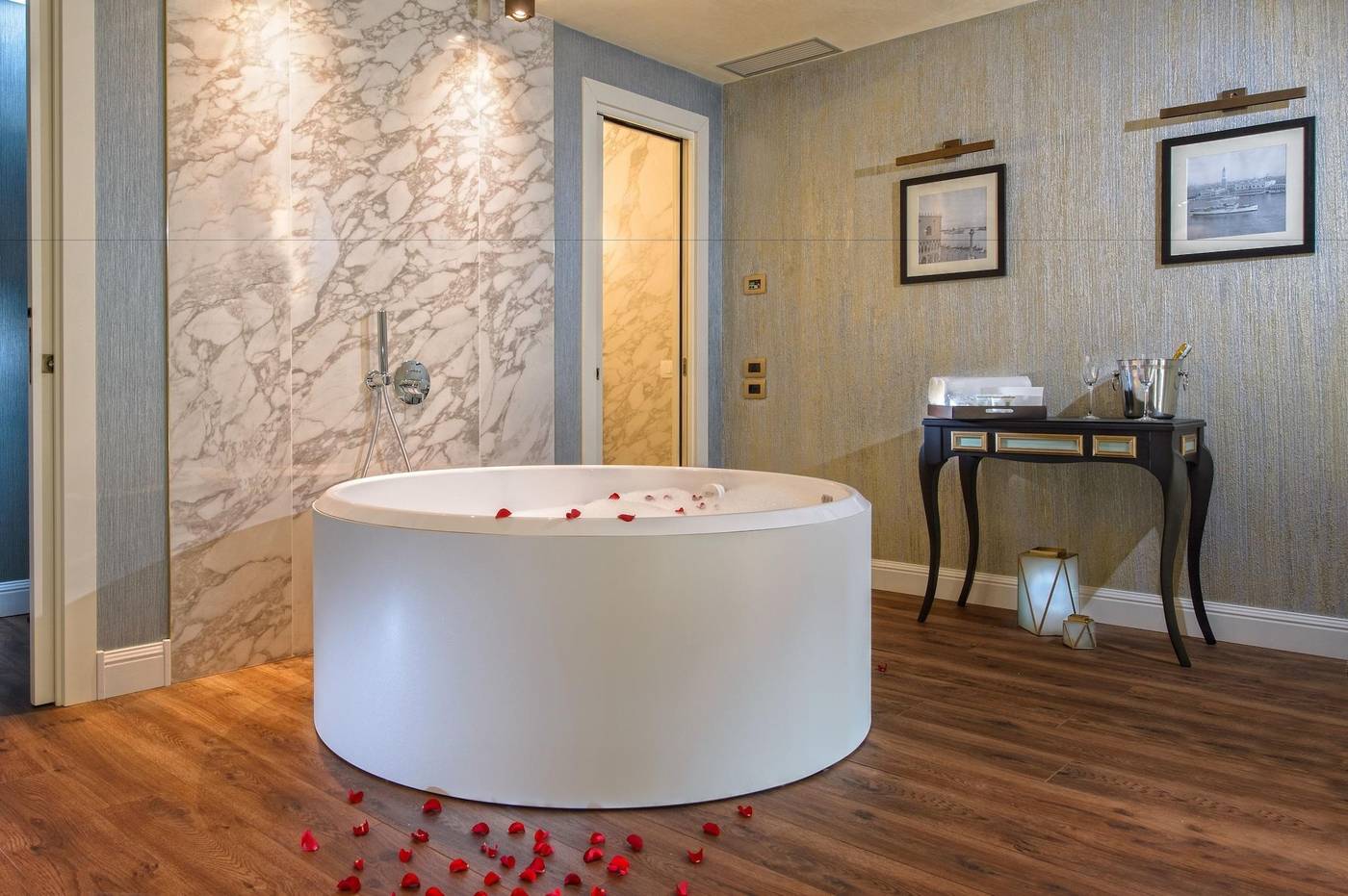 Palazzo-Veneziano-Room-8