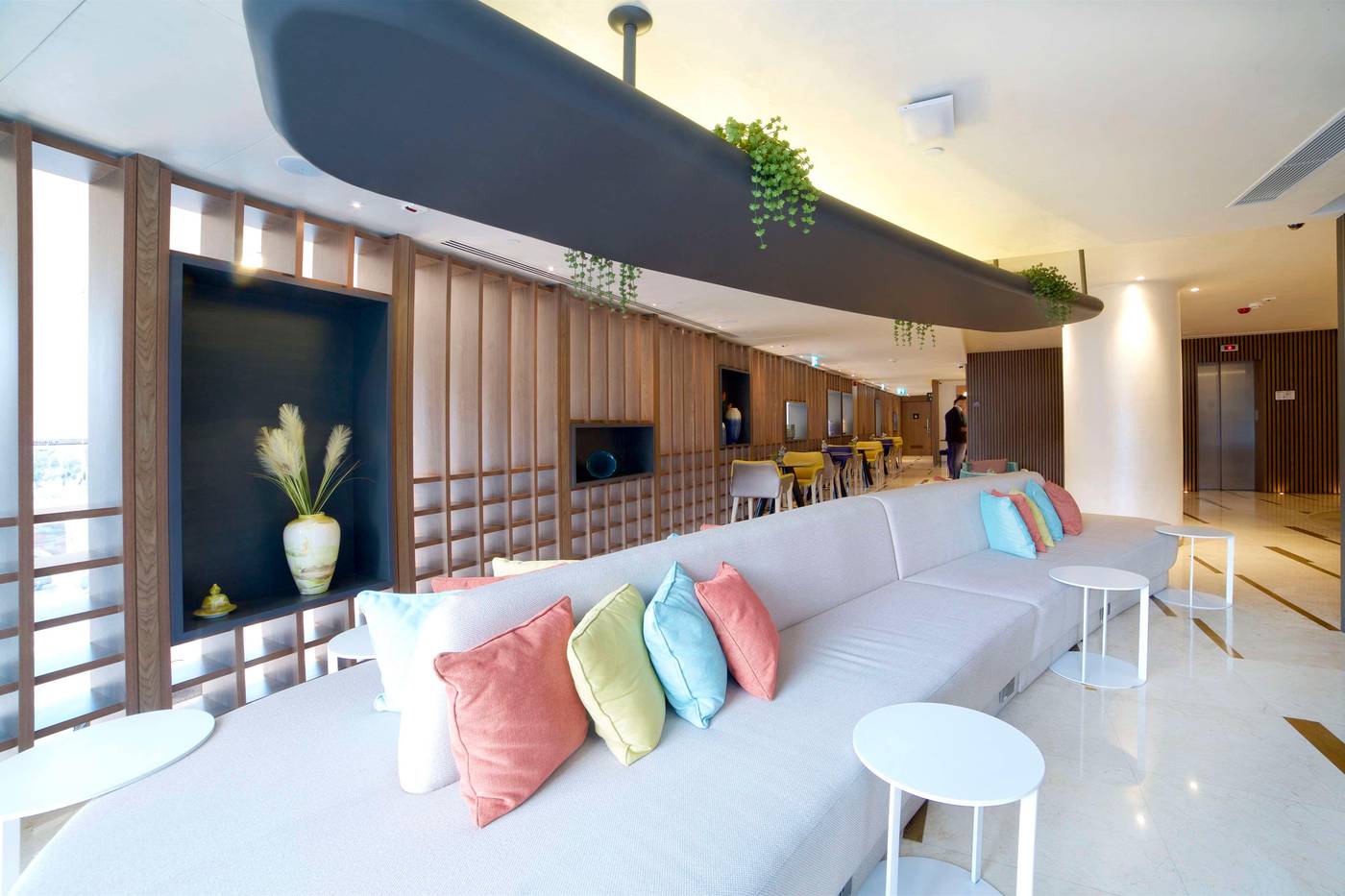 Hampton-by-Hilton-Istanbul-Old-City-Lobby-18