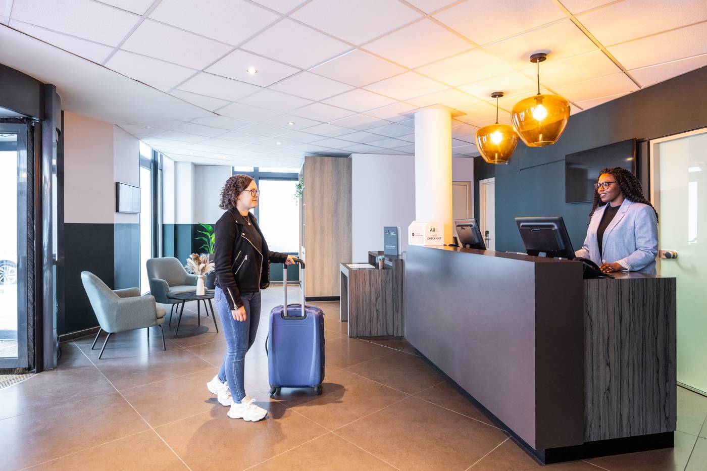 ibis-Styles-Brussels-Centre-Stephanie-Lobby-8