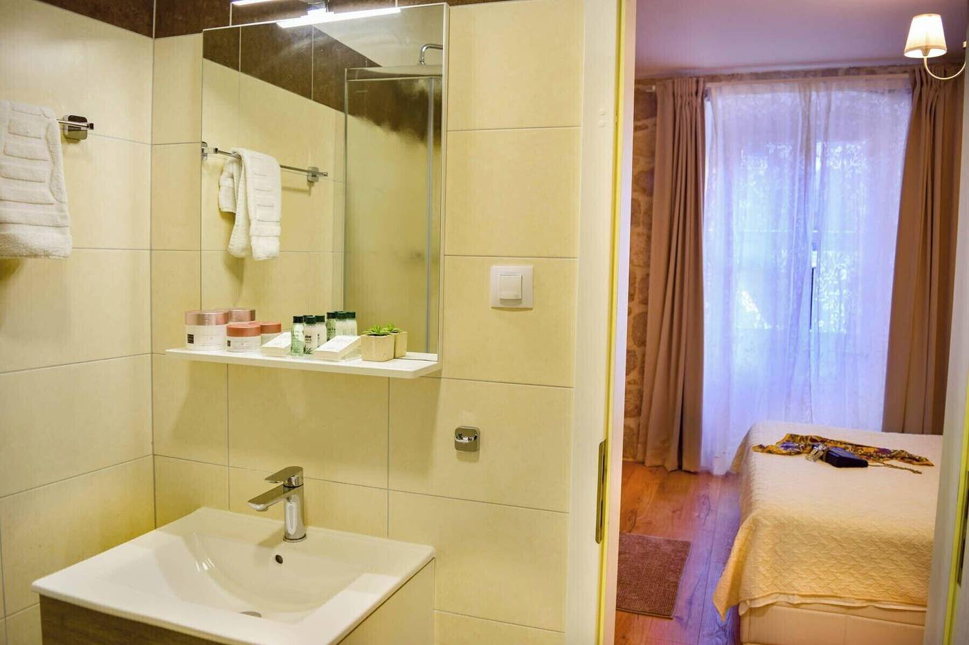 Rilati-Old-Town-Palace-Room-59