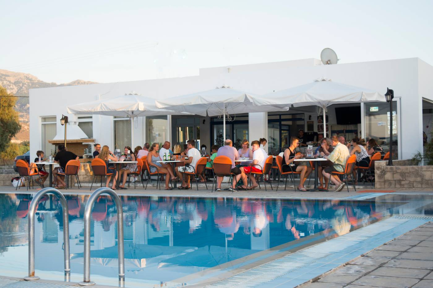 Bouradanis-Restaurant-14