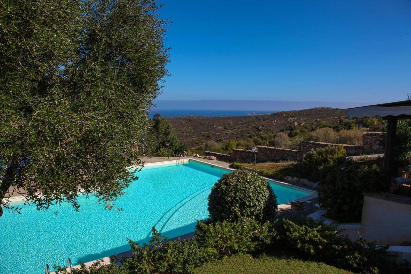 Micalosu-Hotel-Pool-35