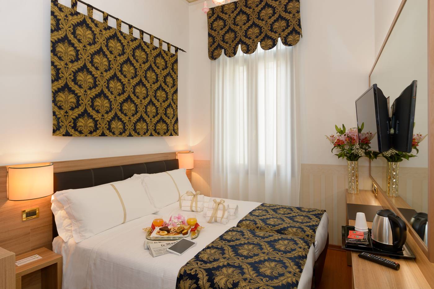 Unahotels-Ala-Venezia--Adults-16--Room-39